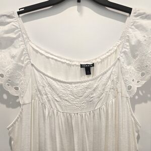 NWT Torrid White Lace Trim Top - Size 3